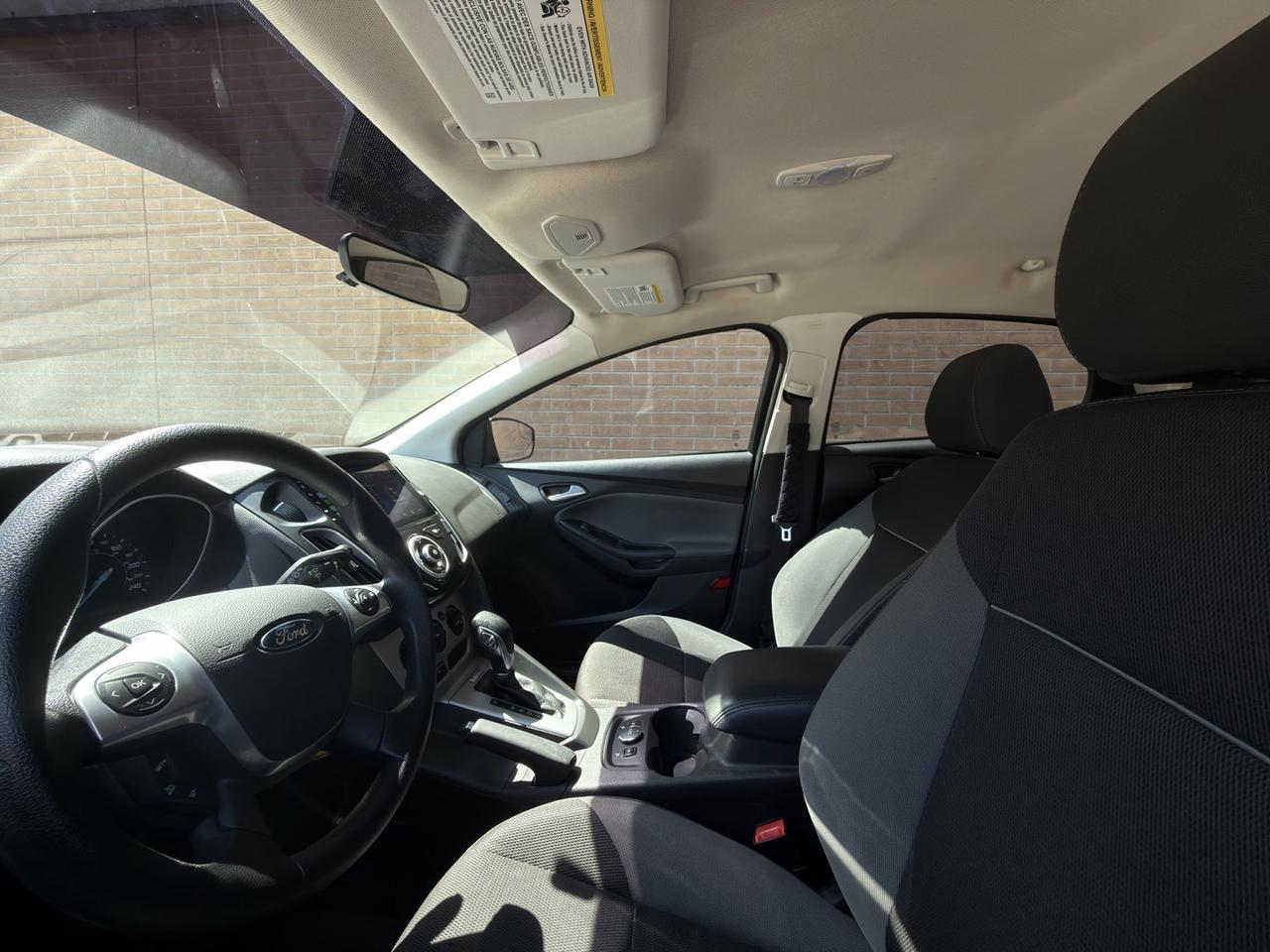 2014 Ford Focus SE   Heated Seats   Carplay + Android Auto   Cruis Photo