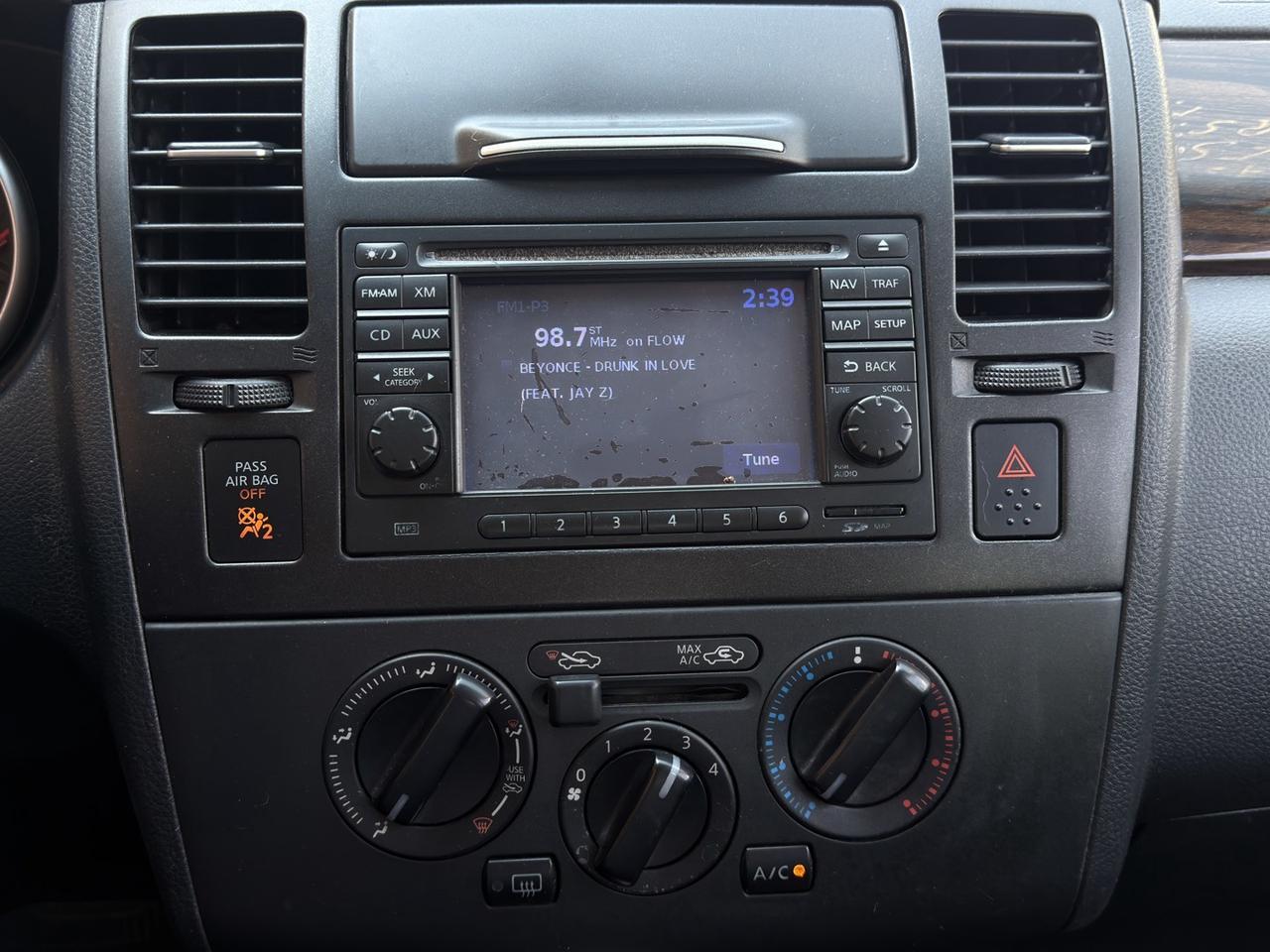 2012 Nissan Versa SL   Navi   Power Windows   Cruise Control Photo