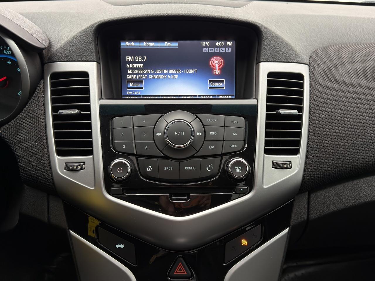 2015 Chevrolet Cruze 2LT   Leather   Sunroof   Heated Seats Photo