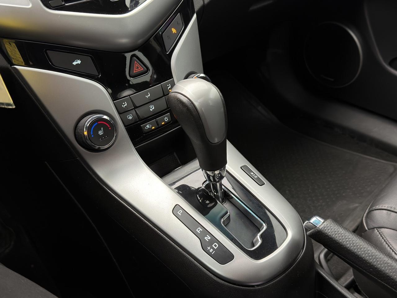 2015 Chevrolet Cruze 2LT   Leather   Sunroof   Heated Seats Photo