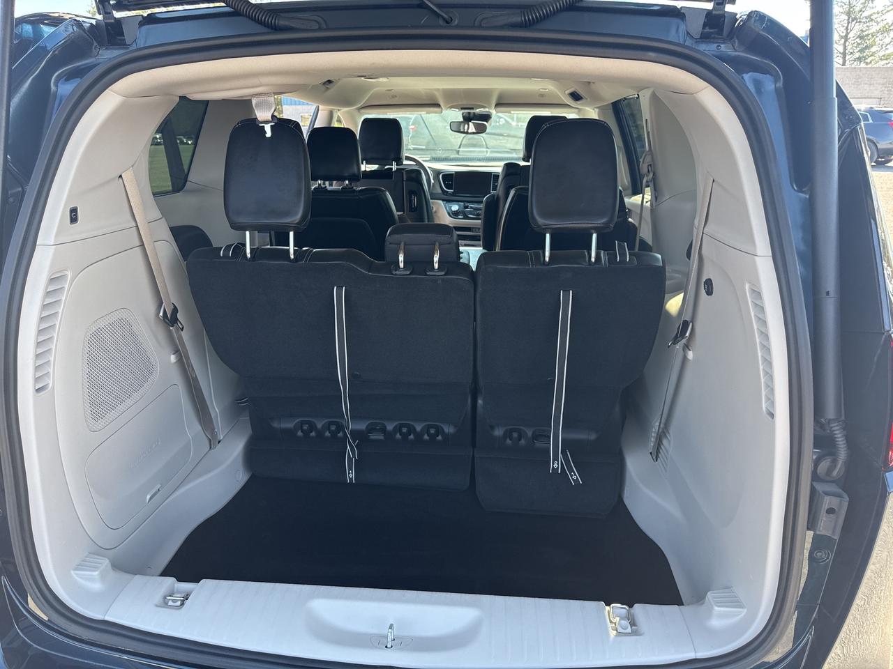 2024 Chrysler Pacifica Touring-L Photo