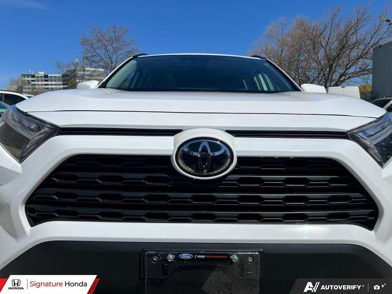 2025 Toyota RAV4 XLE Photo