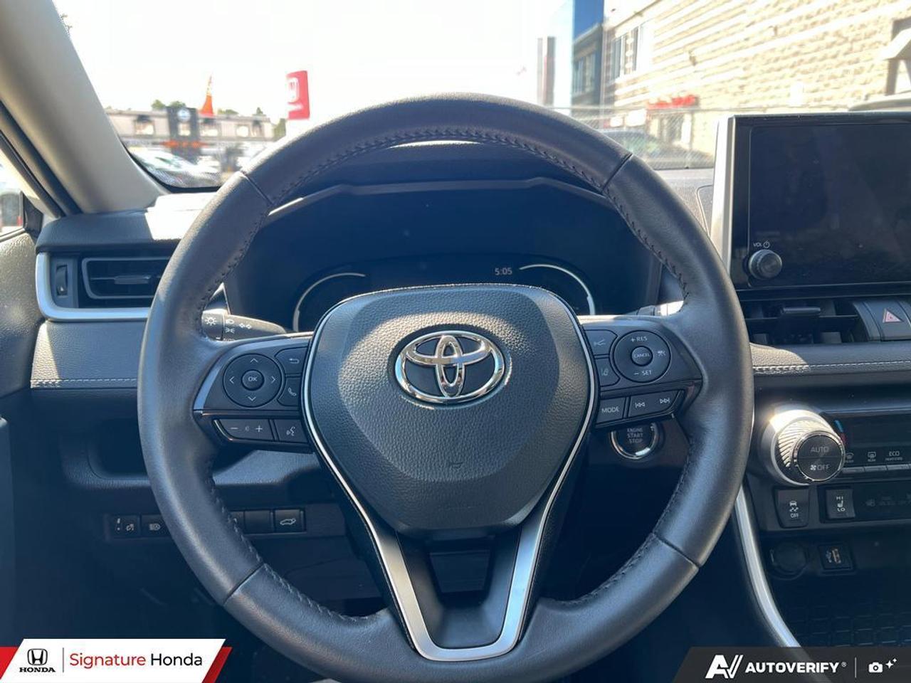 2025 Toyota RAV4 XLE Photo
