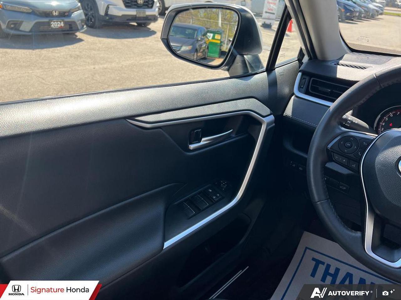 2025 Toyota RAV4 XLE Photo