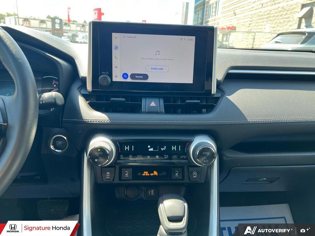 2025 Toyota RAV4 XLE Photo