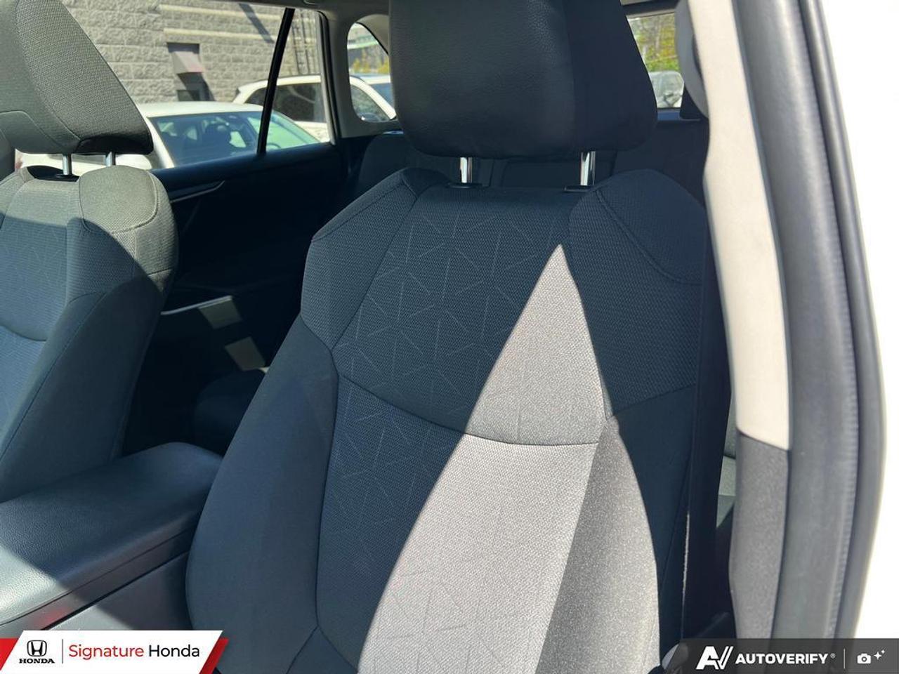2025 Toyota RAV4 XLE Photo
