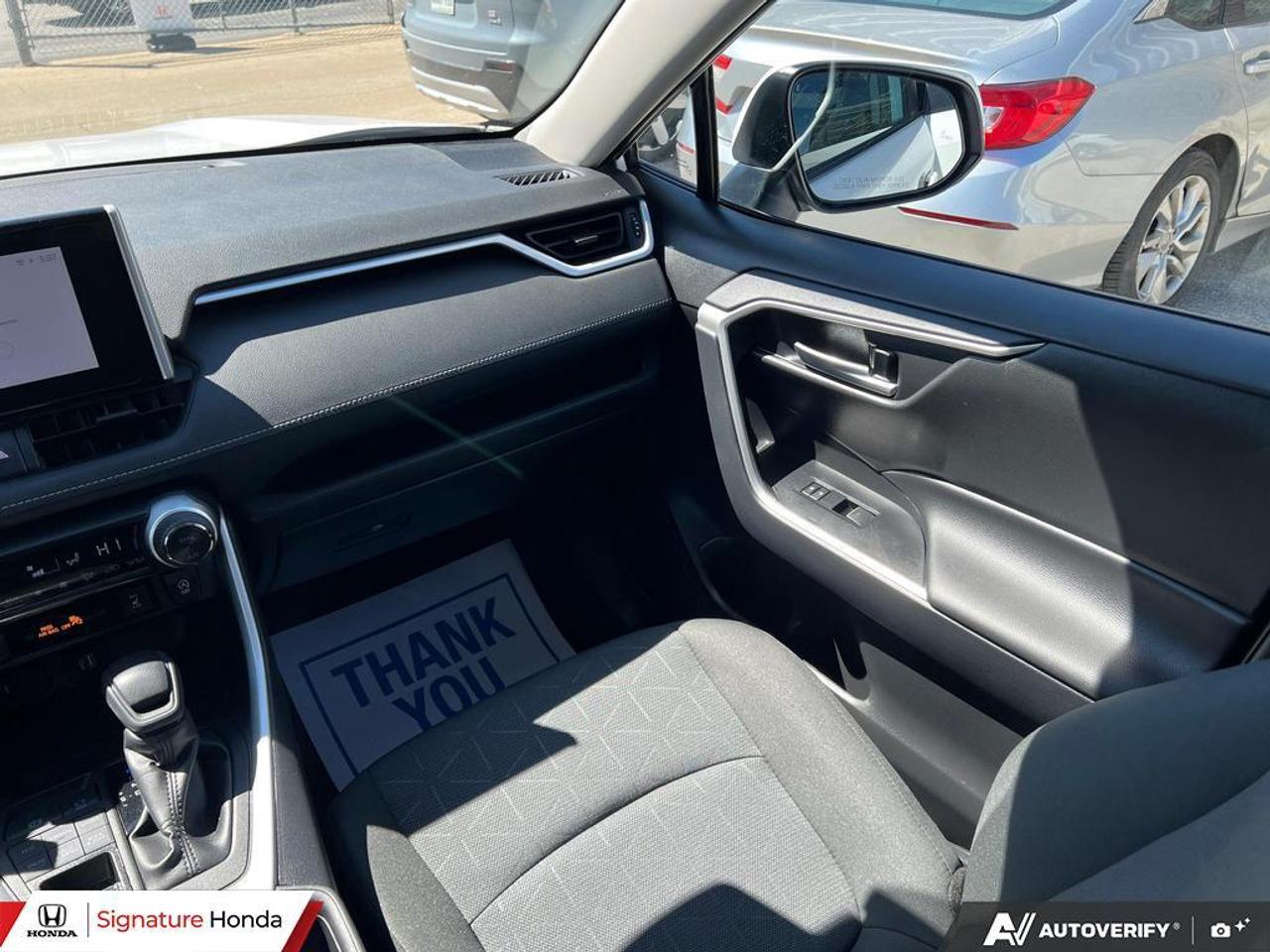 2025 Toyota RAV4 XLE Photo