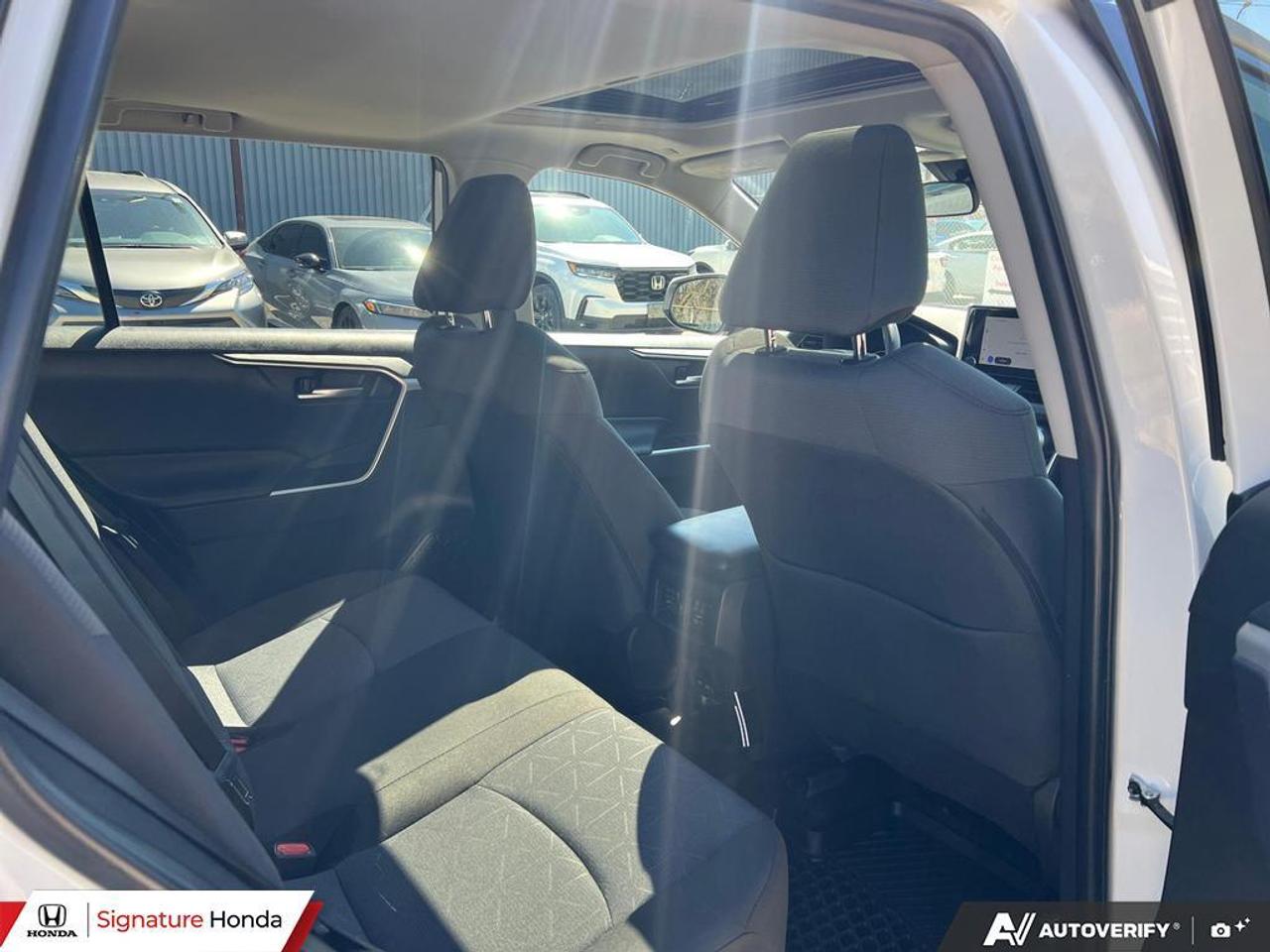 2025 Toyota RAV4 XLE Photo