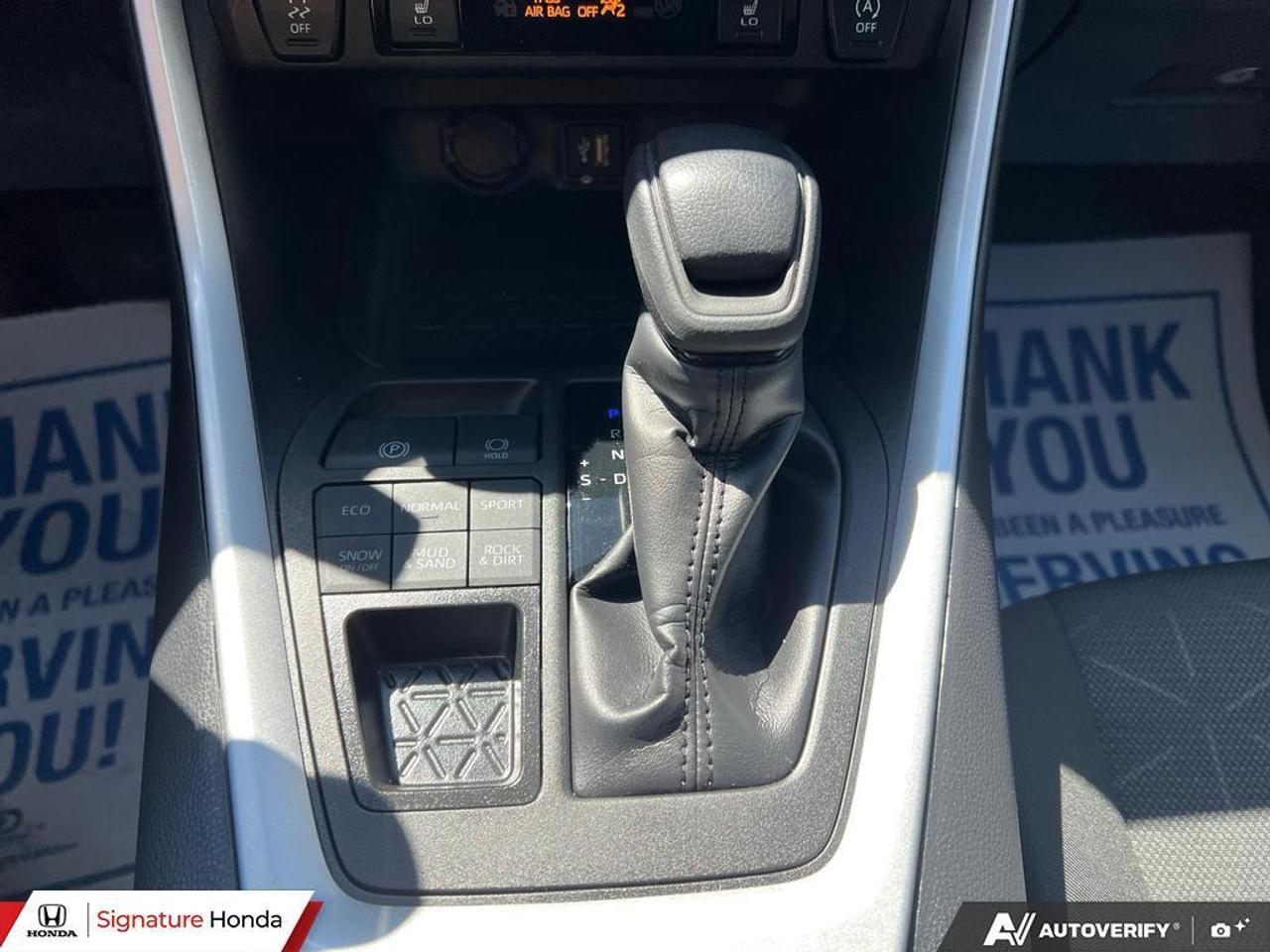 2025 Toyota RAV4 XLE Photo