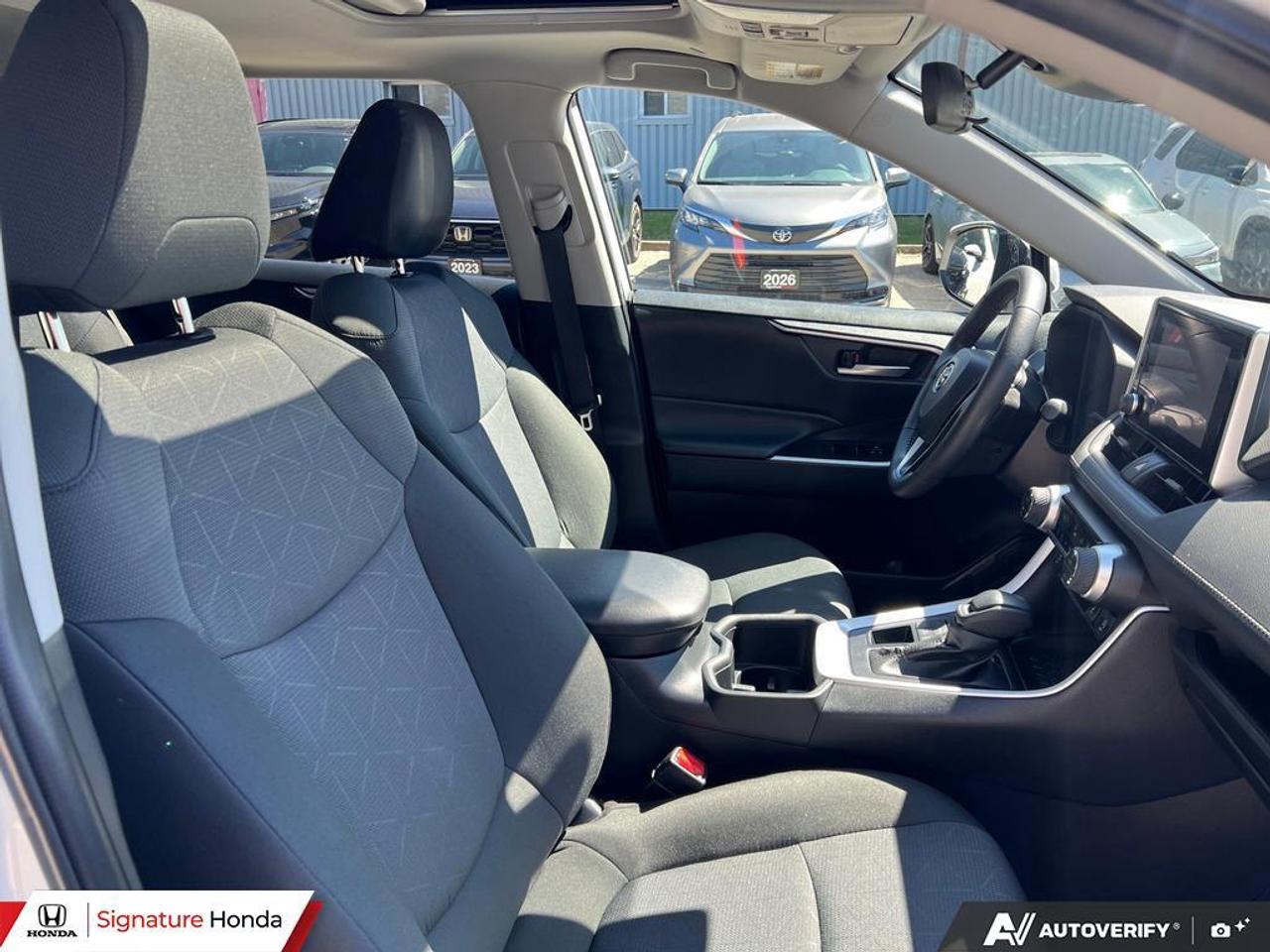 2025 Toyota RAV4 XLE Photo