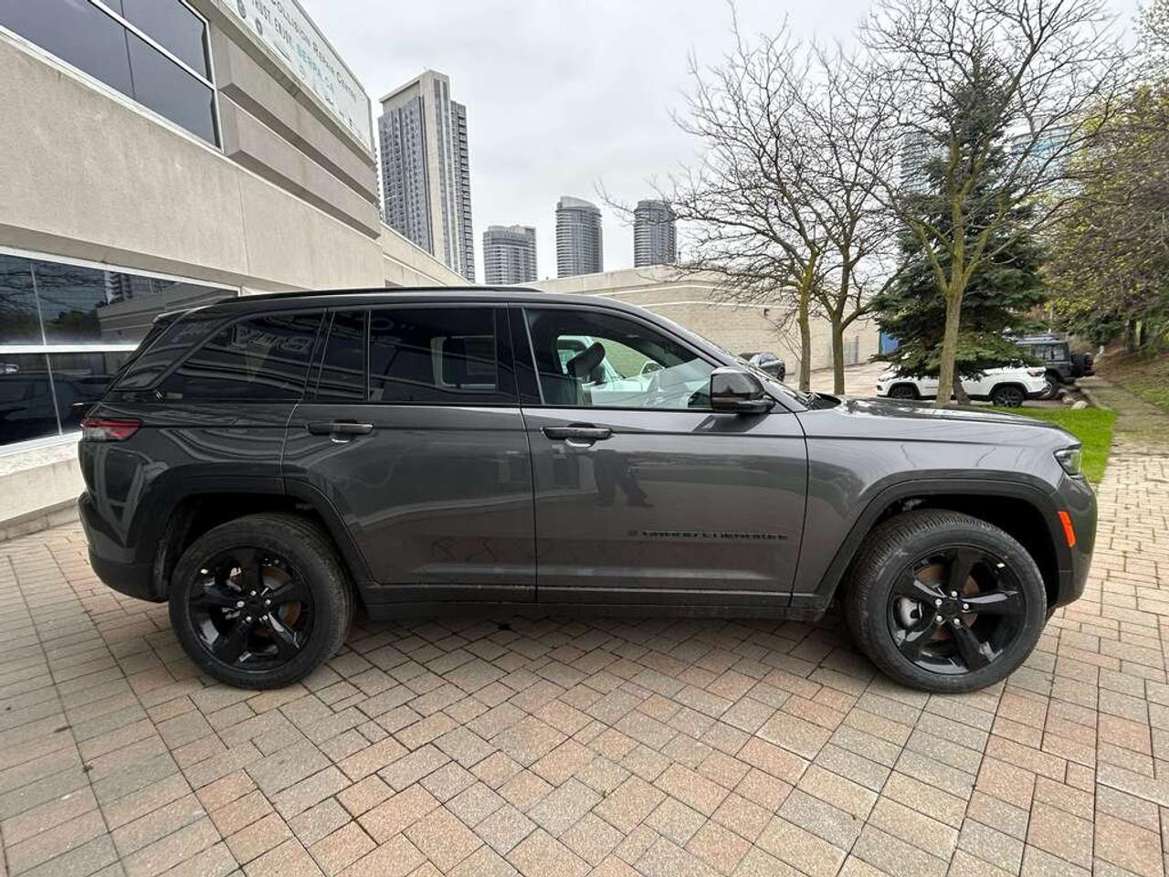 2026 Jeep Grand Cherokee Base 4dr 4x4 Photo
