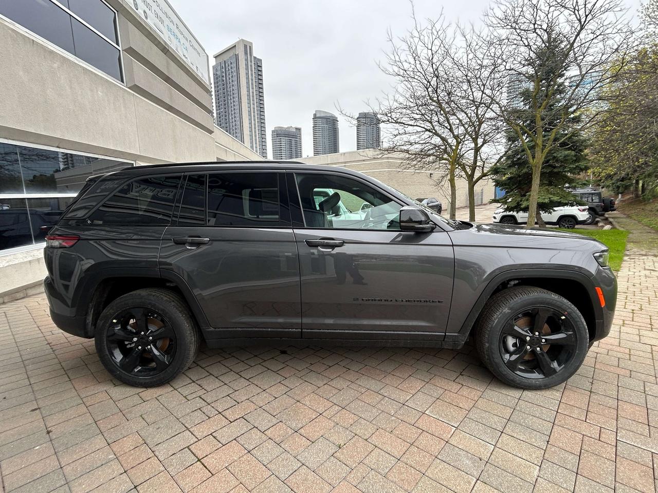 2026 Jeep Grand Cherokee Base 4dr 4x4 Photo