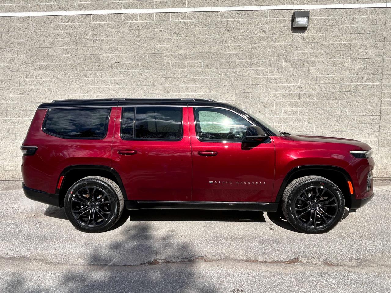 2026 Jeep Grand Wagoneer Summit 4dr 4x4 Photo