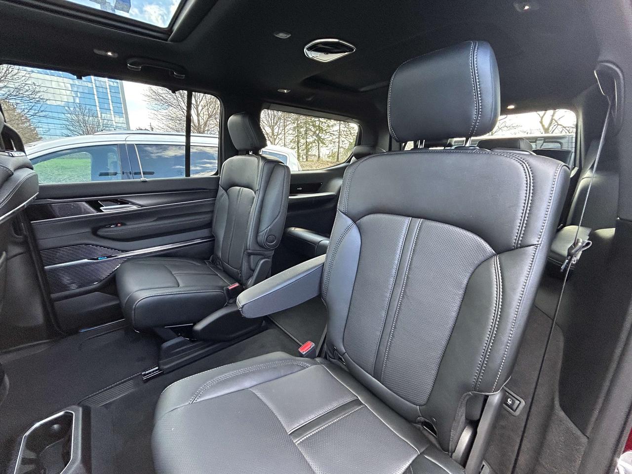 2026 Jeep Grand Wagoneer Summit 4dr 4x4 Photo