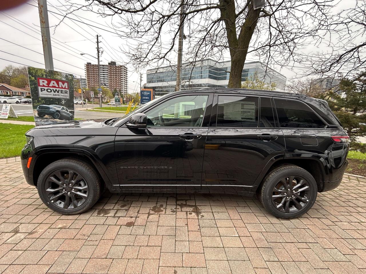 2026 Jeep Grand Cherokee Base 4dr 4x4 Photo