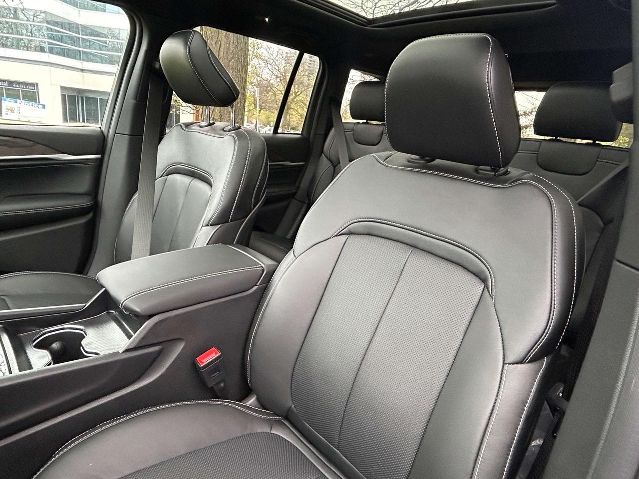 2026 Jeep Grand Cherokee Base 4dr 4x4 Photo