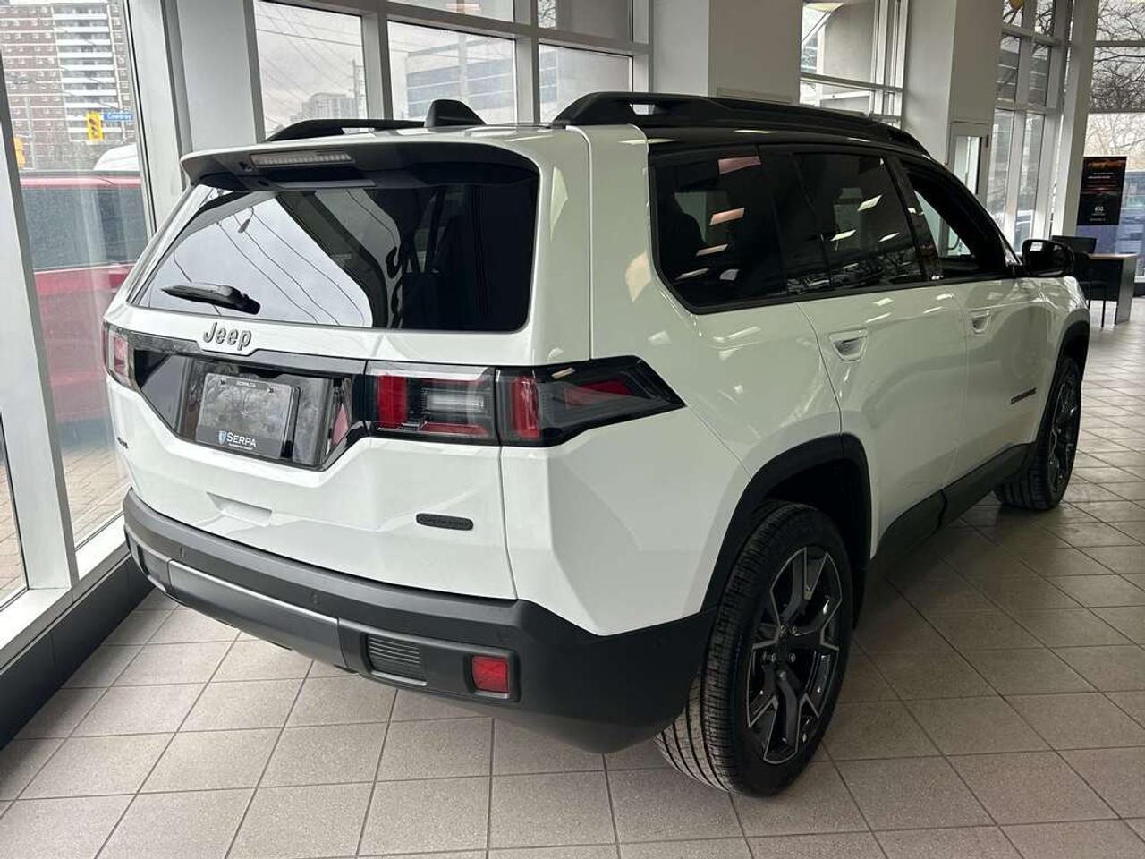 2026 Jeep Cherokee Overland 4dr 4x4 Photo2