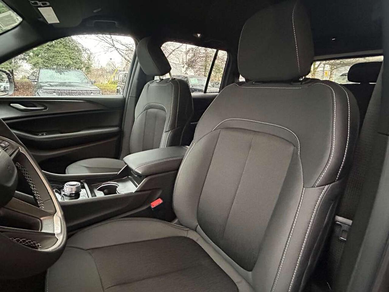 2026 Jeep Grand Cherokee Base 4dr 4x4 Photo