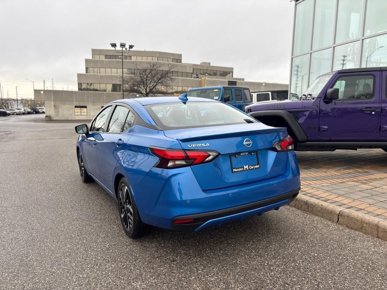 2023 Nissan Versa SR 4DR SEDAN Photo2