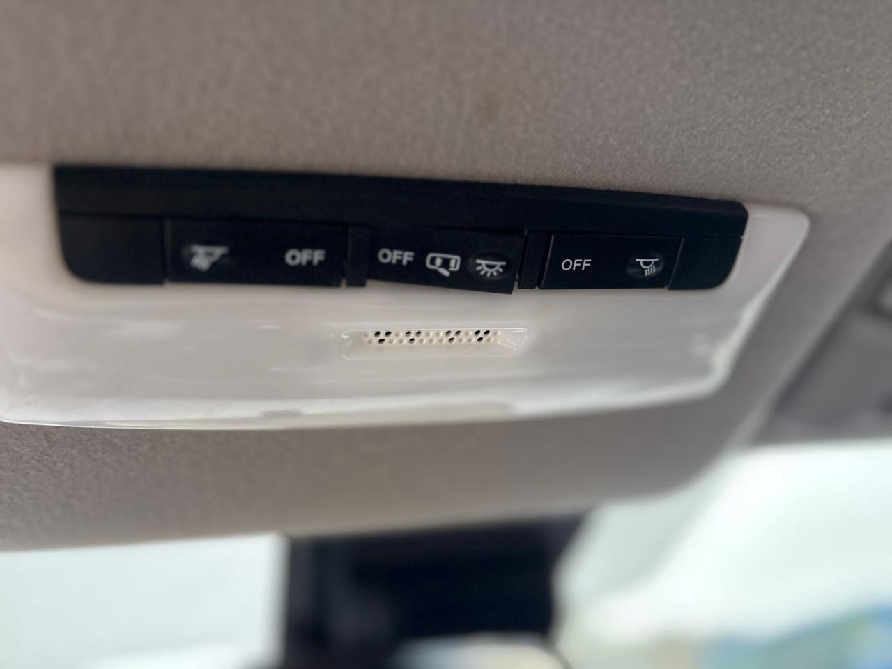 2023 Nissan Versa SR 4DR SEDAN Photo