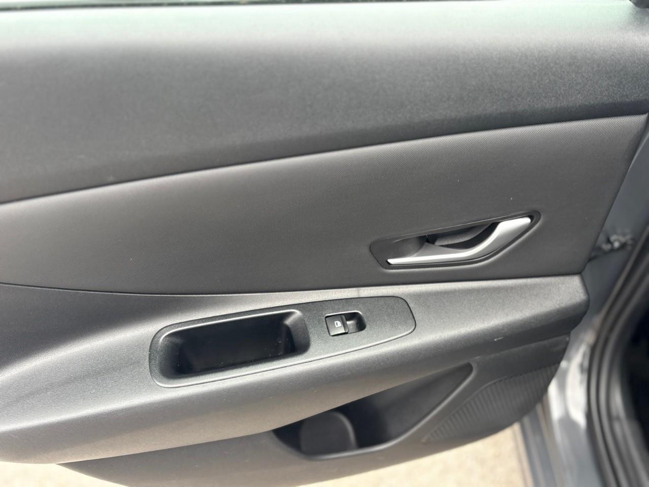 2024 Hyundai Elantra PREFERRED 4DR SEDAN Photo