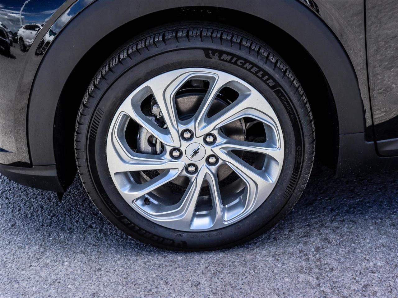 2027 Chevrolet Bolt FWD 4dr LT Photo