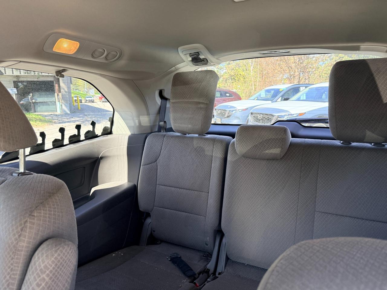 2015 Honda Odyssey LX (A6) Passenger Van Photo