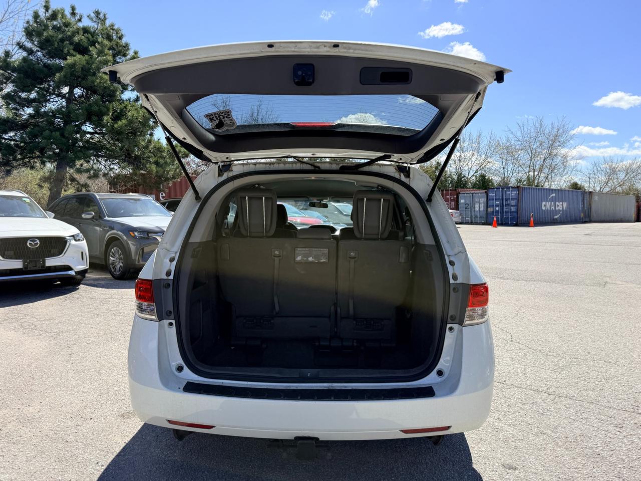 2015 Honda Odyssey LX (A6) Passenger Van Photo