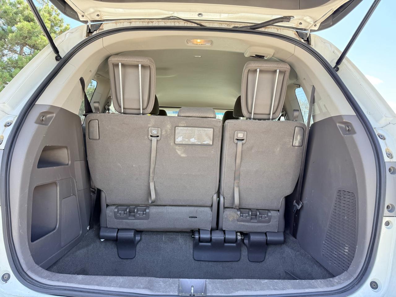 2015 Honda Odyssey LX (A6) Passenger Van Photo