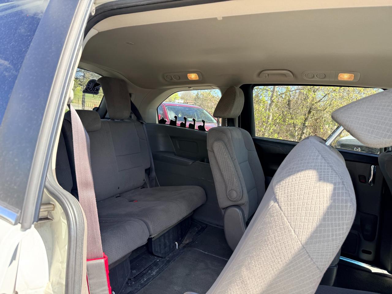 2015 Honda Odyssey LX (A6) Passenger Van Photo