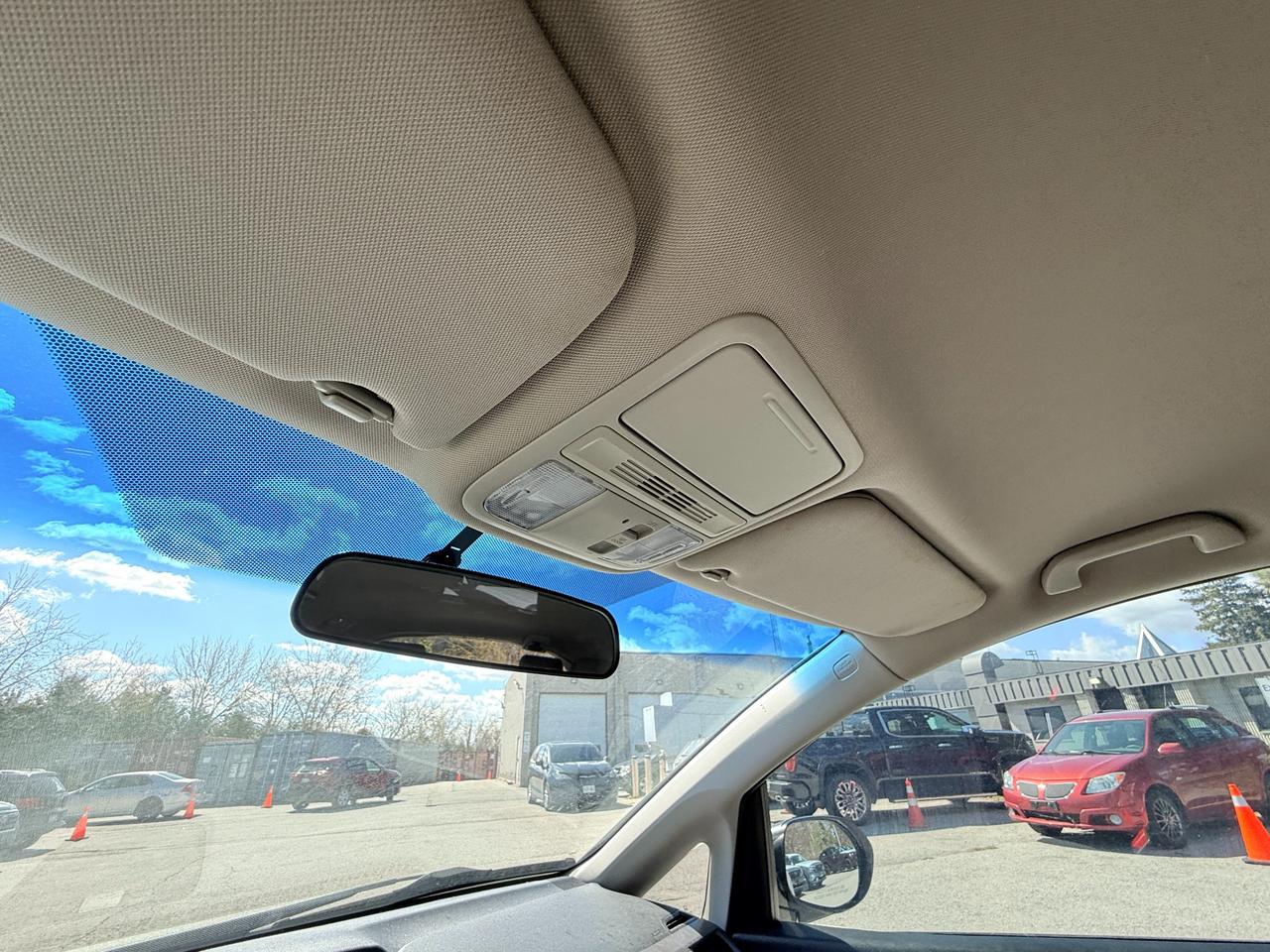 2015 Honda Odyssey LX (A6) Passenger Van Photo