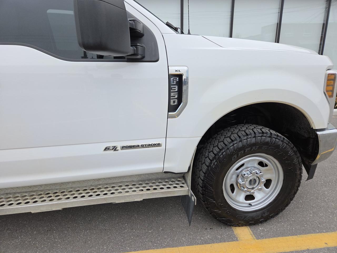 2018 Ford F-350 XL 4WD 6.7L POWER STROKE DIESEL-CREW CAB 8' BOX!! Photo