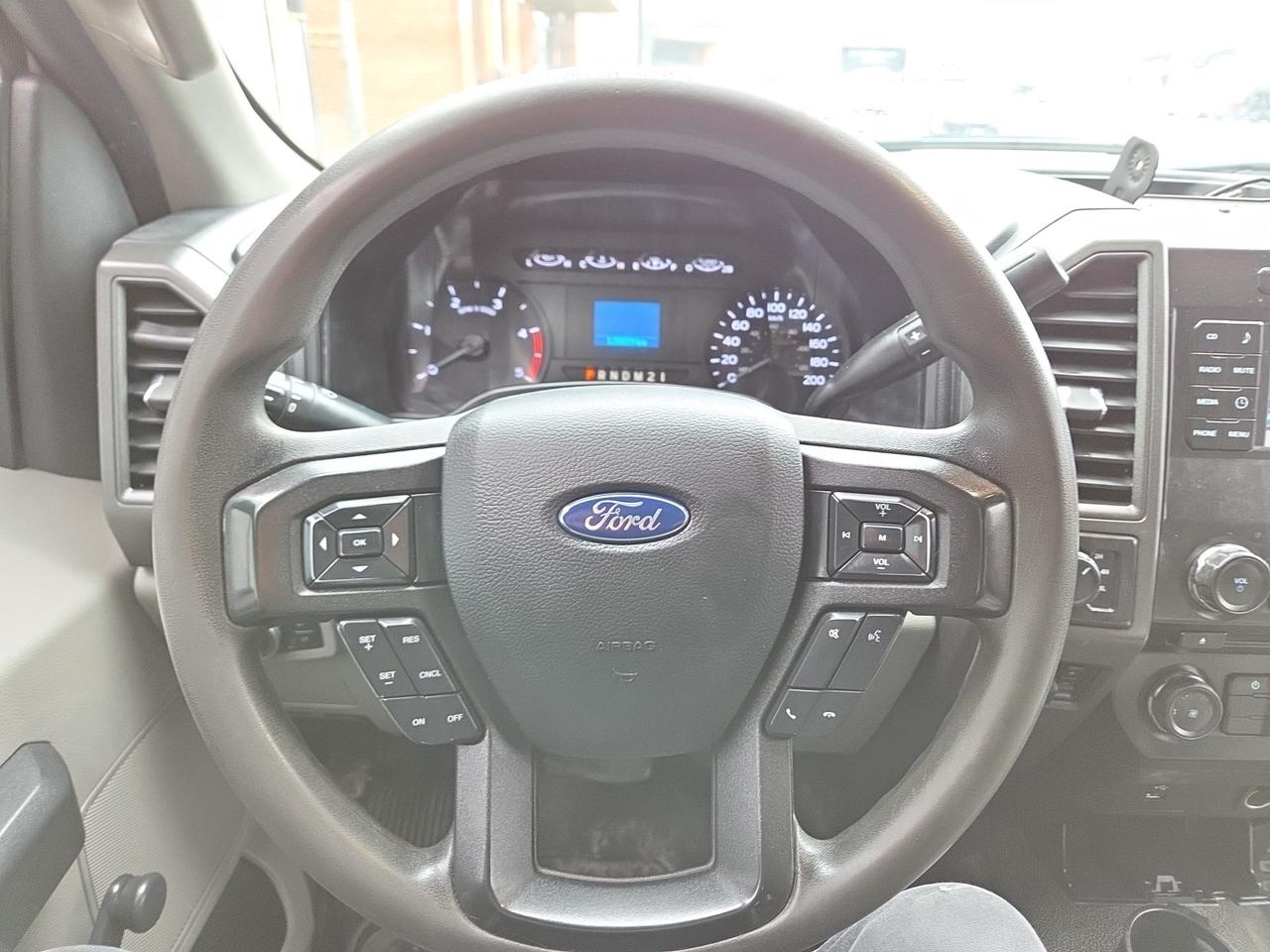 2018 Ford F-350 XL 4WD 6.7L POWER STROKE DIESEL-CREW CAB 8' BOX!! Photo