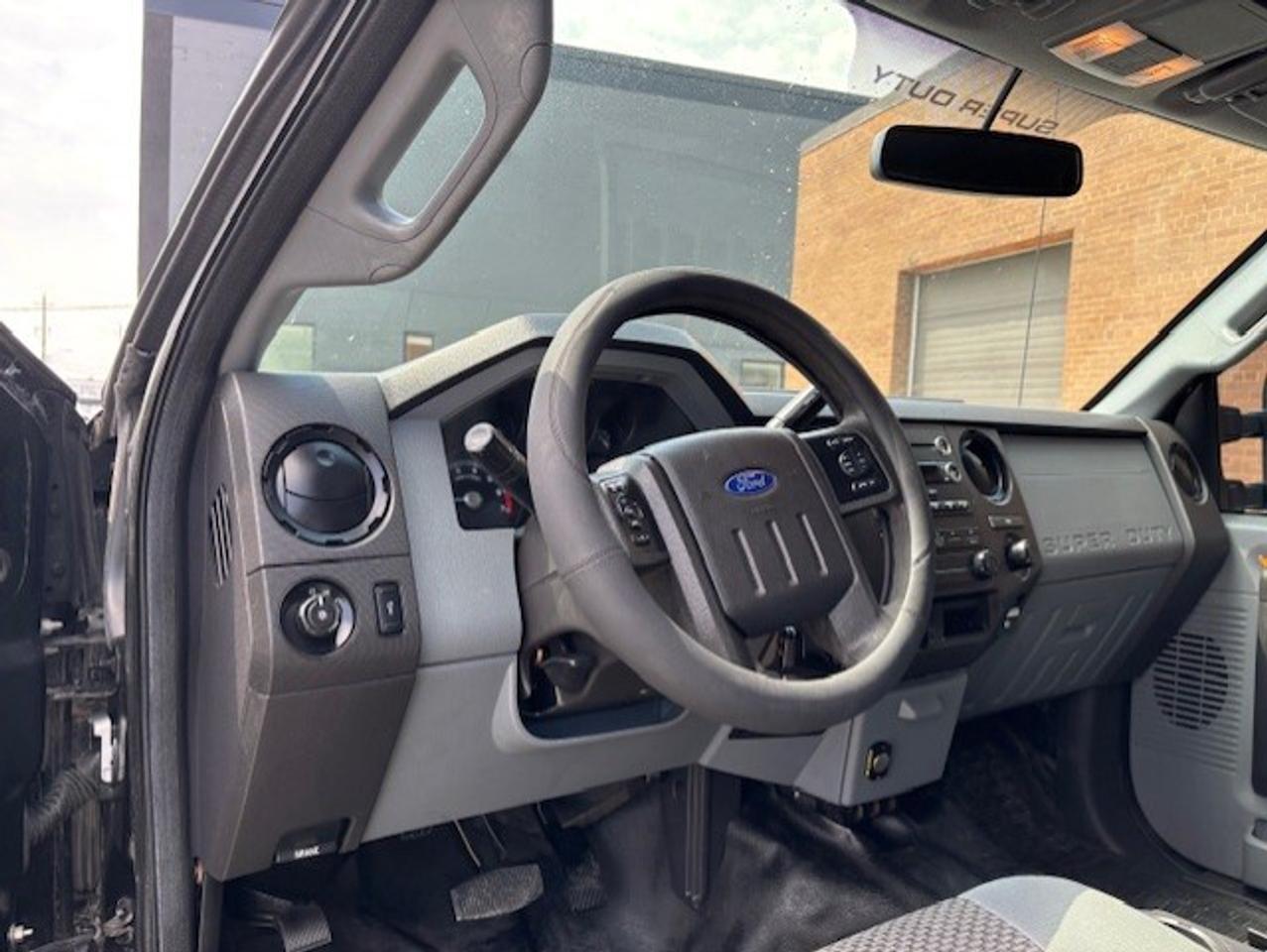 2015 Ford F-250 4WD CREW CAB-SHORT BOX-CAP-BED SLIDE-CERTIFIED!! Photo