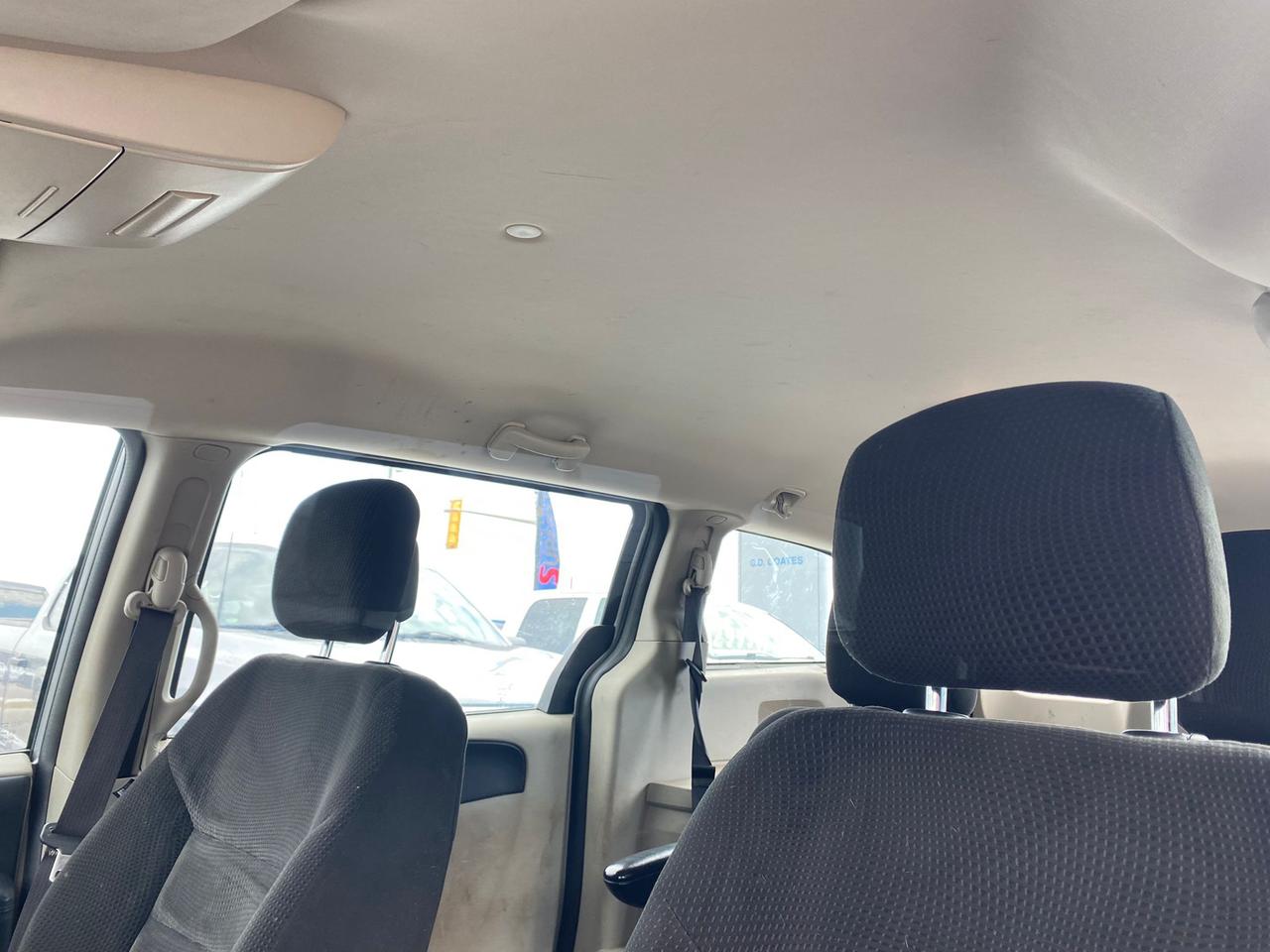 2017 Dodge Grand Caravan SE ~Heated Mirrors ~Stow 'N Go ~A/C ~Clean Carfax Photo