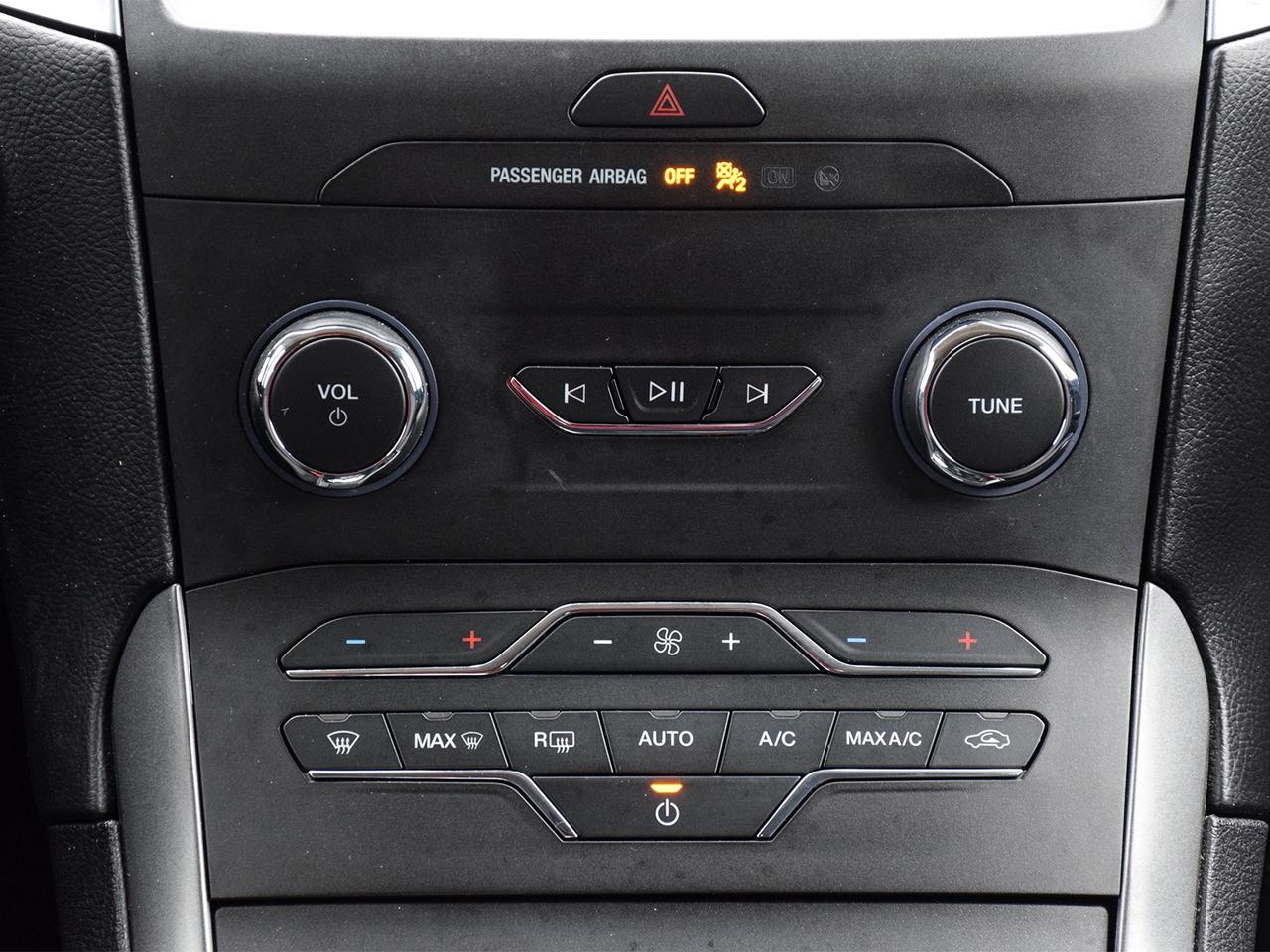 2020 Ford Edge SE AWD ~Camera ~Bluetooth ~Blind Spot ~CarPlay Photo