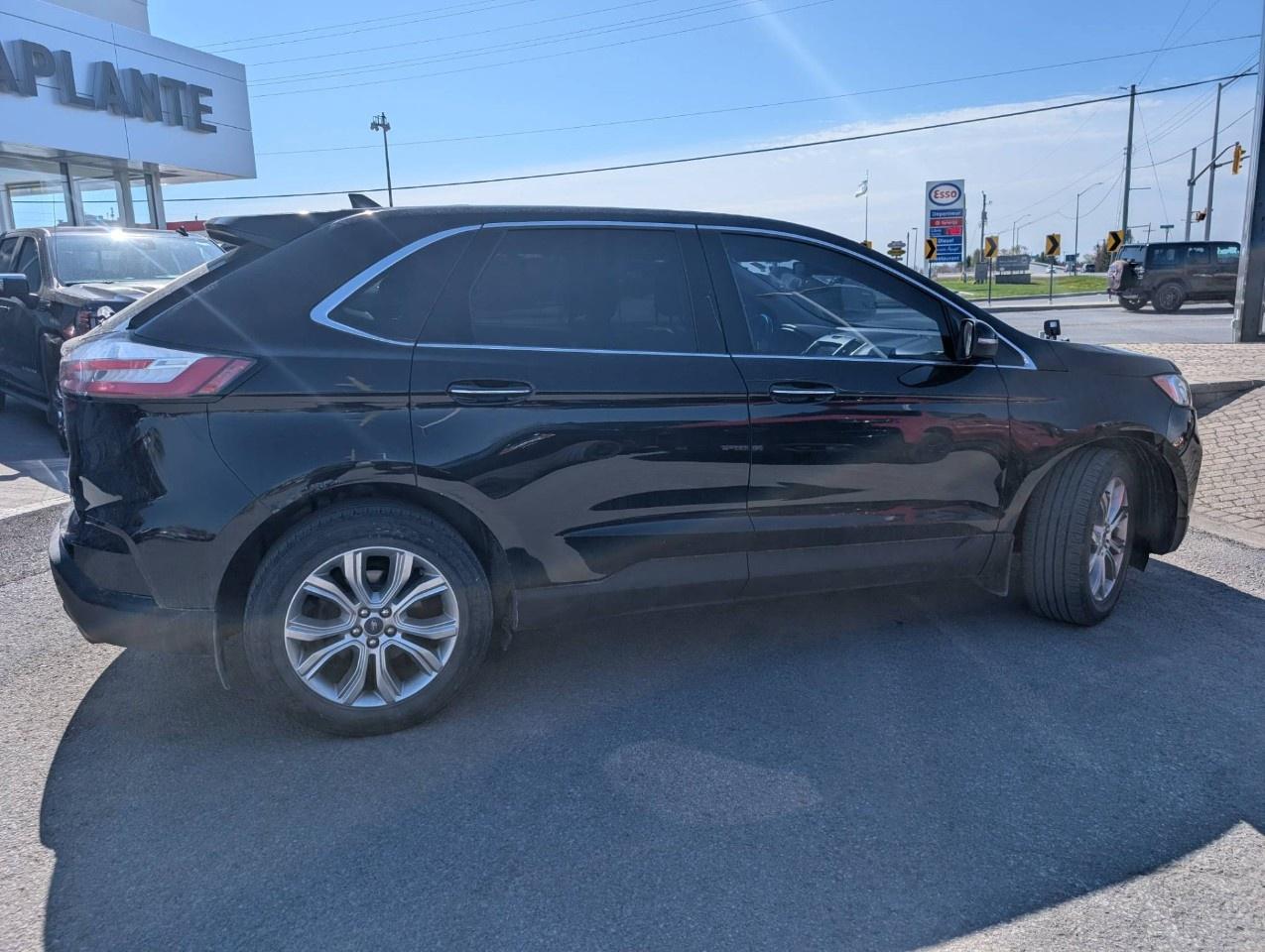 2019 Ford Edge Titanium AWD Photo