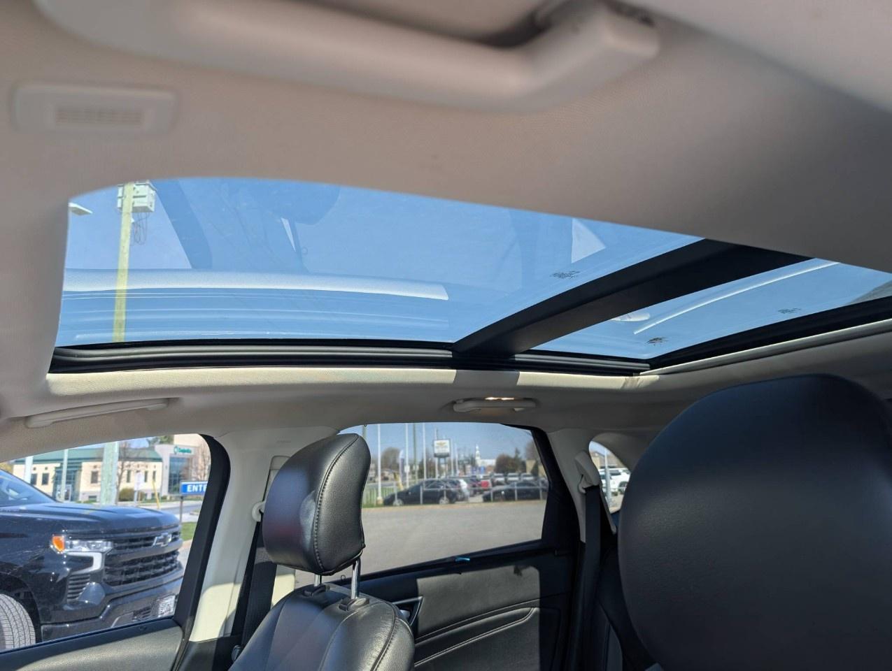 2019 Ford Edge Titanium AWD Photo