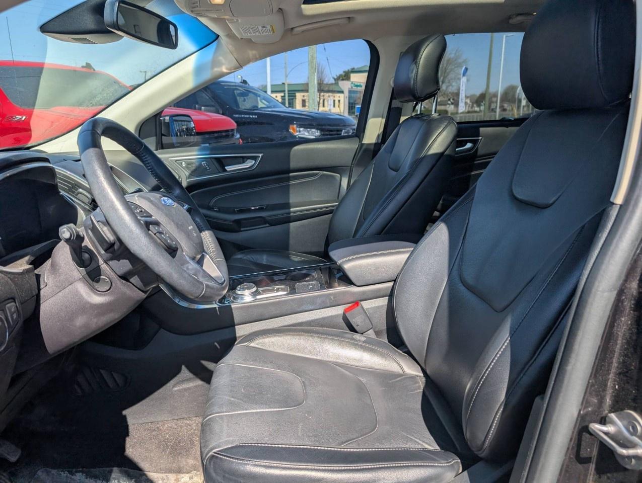 2019 Ford Edge Titanium AWD Photo