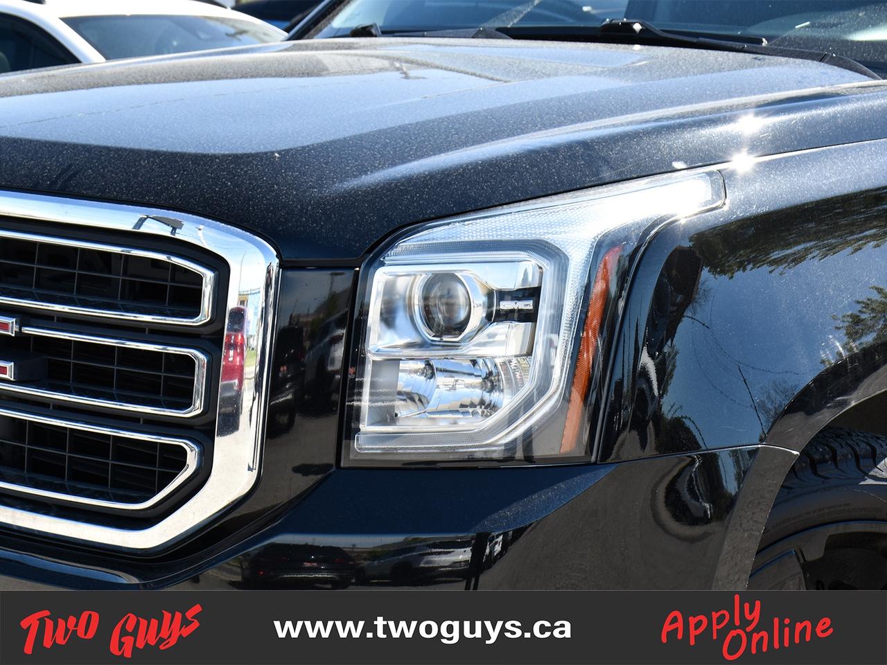 2019 GMC Yukon XL SLT 5.3L 4WD   7 Pass   Leather   DVD   Nav   Sunr Photo