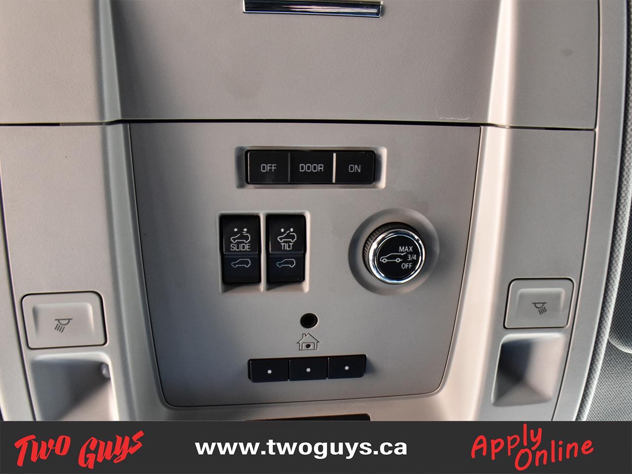 2019 GMC Yukon XL SLT 5.3L 4WD   7 Pass   Leather   DVD   Nav   Sunr Photo