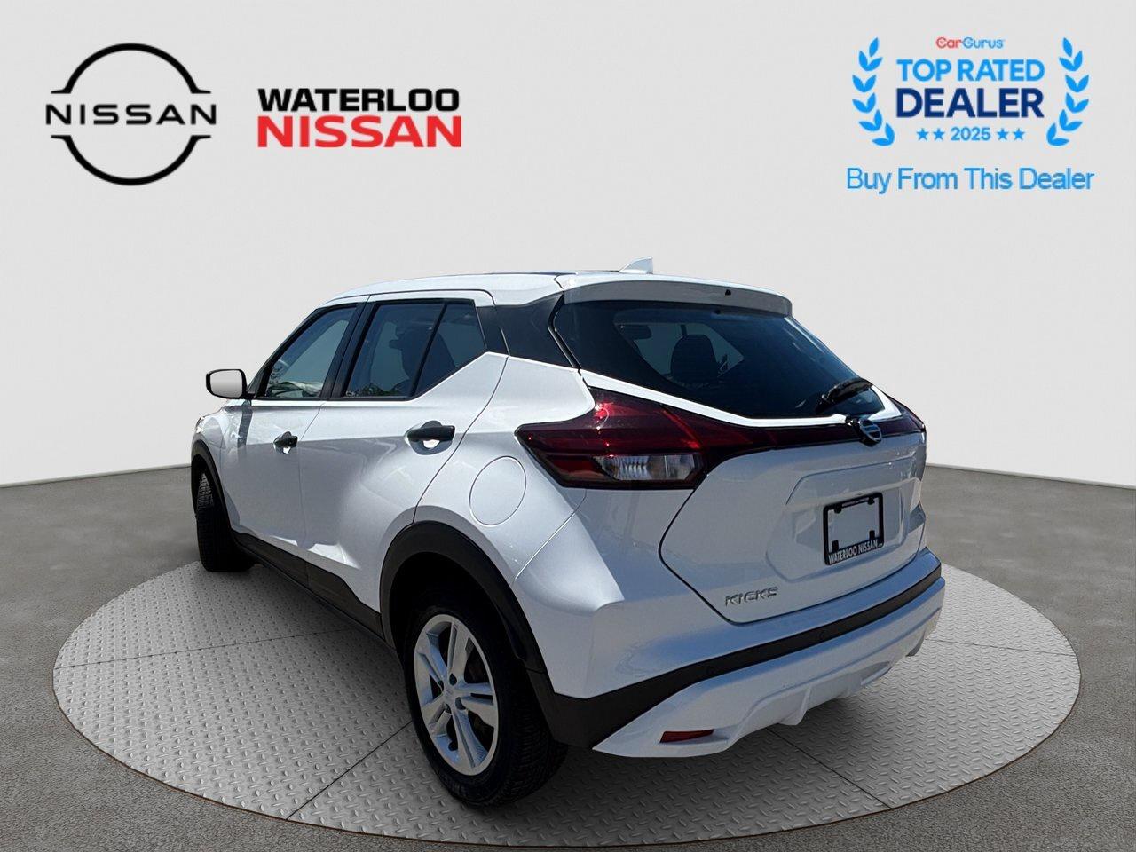 2021 Nissan Kicks S Photo2
