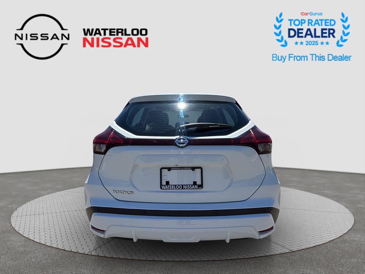 2021 Nissan Kicks S Photo3