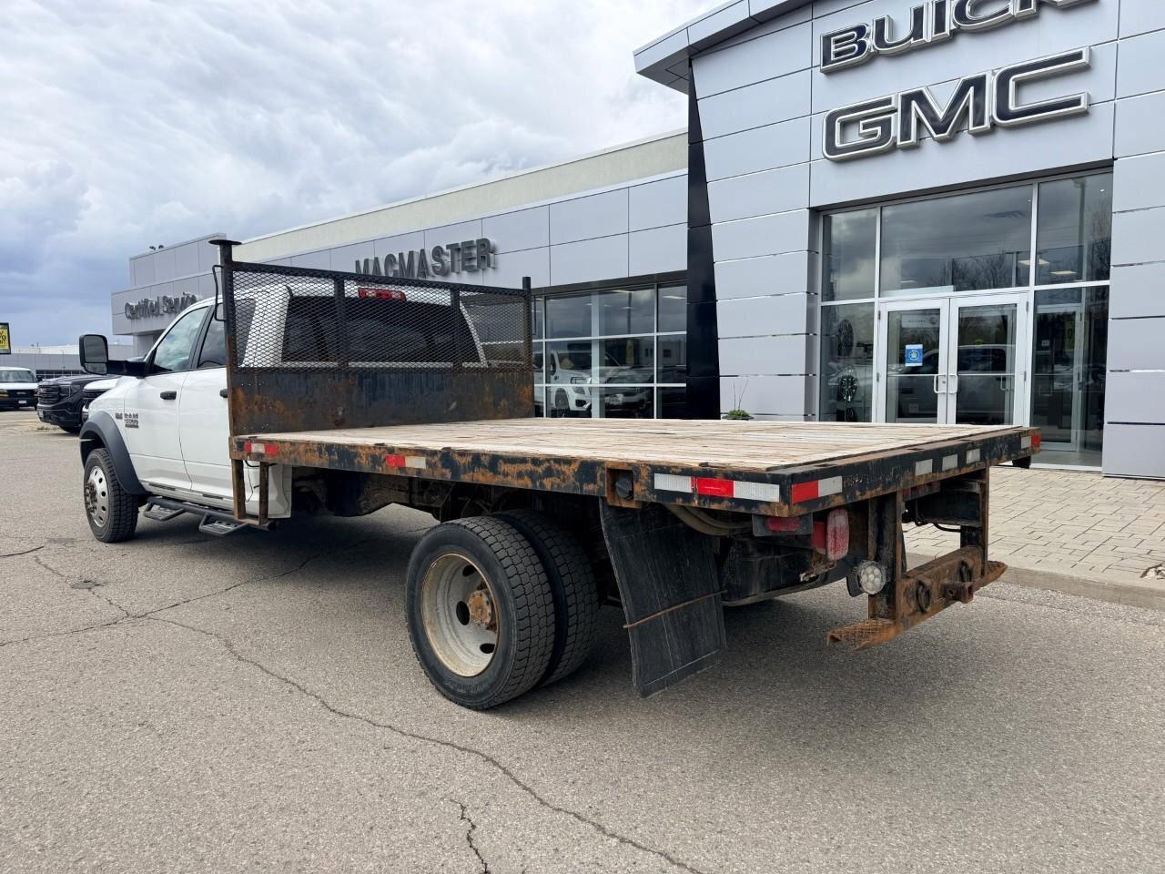 2017 RAM Ram 5500 Cab-Chassis SLTSLT, CASSIS, 6.4L HEMI V8, 4X4, CREW CAB, AS-TR Photo4