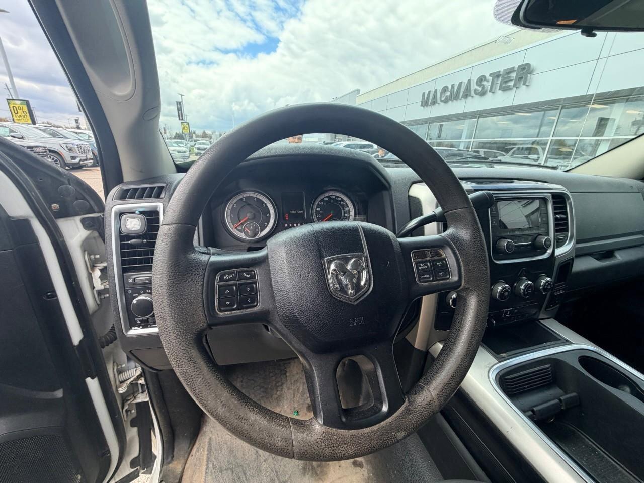 2017 RAM Ram 5500 Cab-Chassis SLTSLT, CASSIS, 6.4L HEMI V8, 4X4, CREW CAB, AS-TR Photo