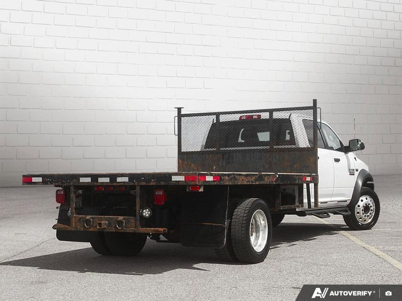 2017 RAM Ram 5500 Cab-Chassis SLTSLT, CASSIS, 6.4L HEMI V8, 4X4, CREW CAB, AS-TR Photo4