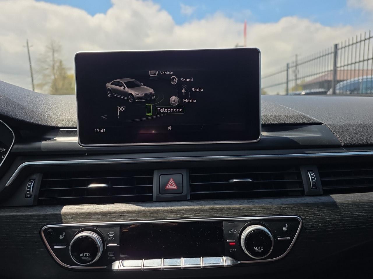 2019 Audi A4 Progressiv * CARPLAY / 360 CAMERA / BLIND SPOT / R Photo