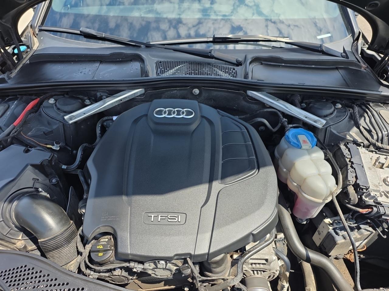2019 Audi A4 Progressiv * CARPLAY / 360 CAMERA / BLIND SPOT / R Photo