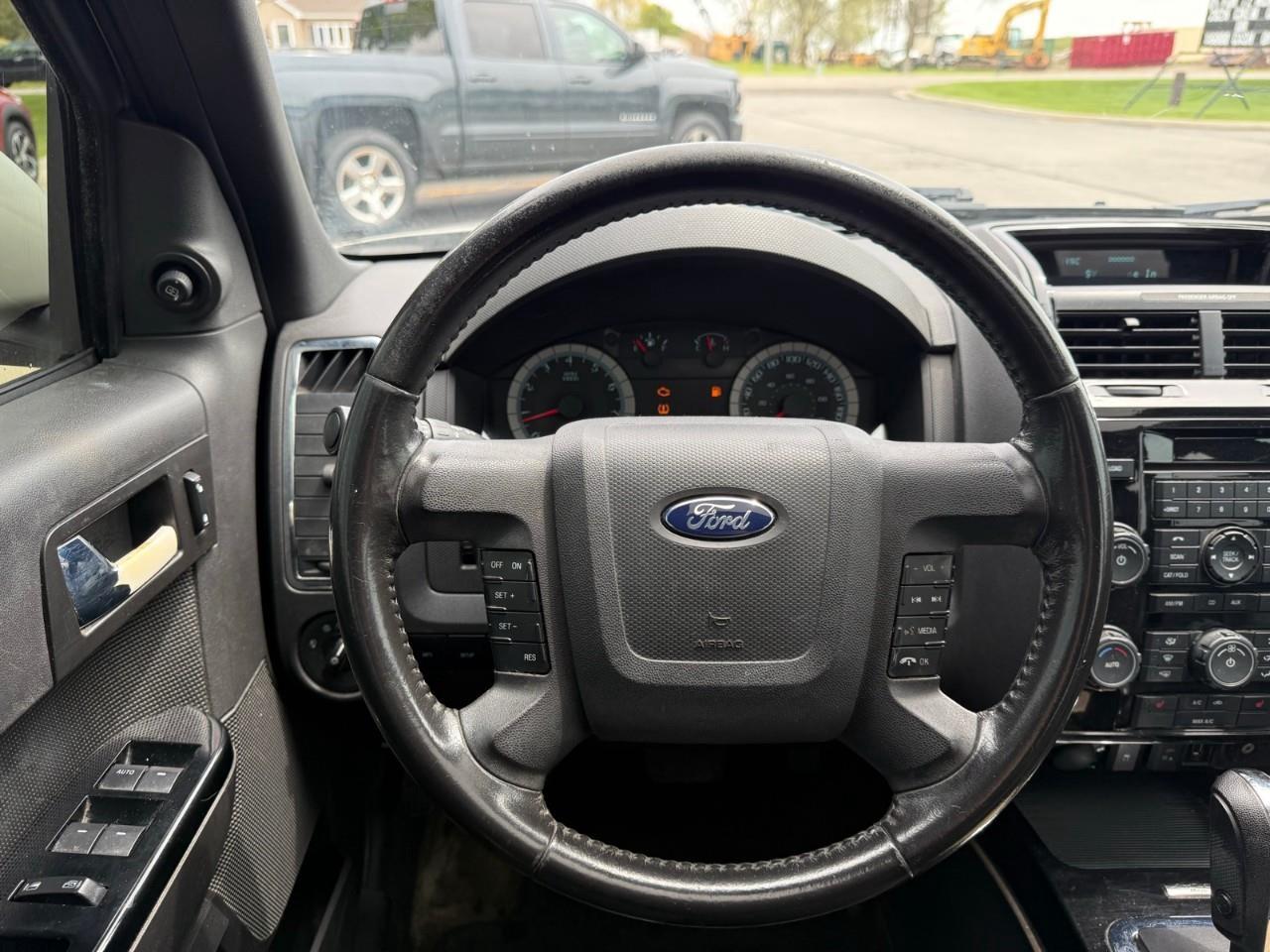 2009 Ford Escape Limited 3.0L 4dr 4x4 Photo