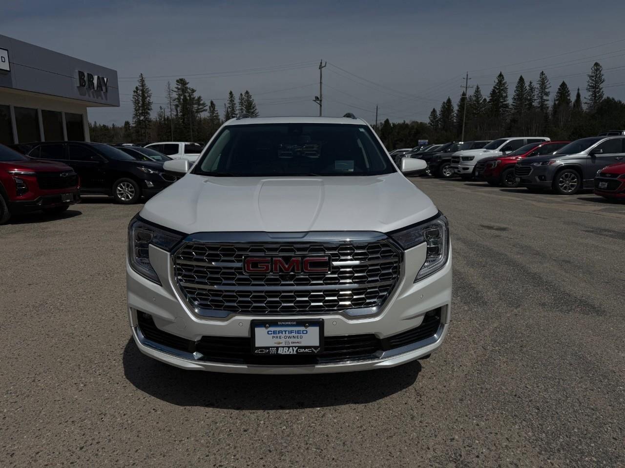 2024 GMC Terrain Denali ALL WEATHER MATS. SUNROOF. LEATHER. Photo